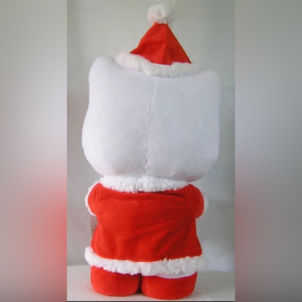 Hello Kitty Christmas Greeter - Picture 2 of 4